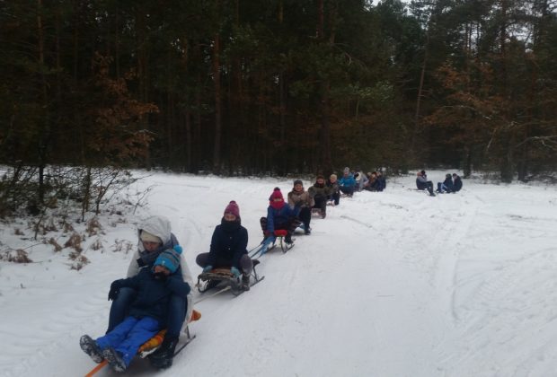 Pędzą sanie w Żelazowicach