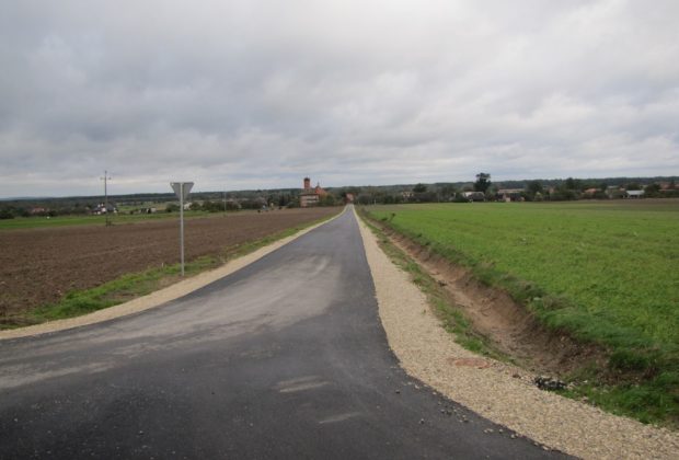 Odebrano przebudowaną drogę w Żelazowicach