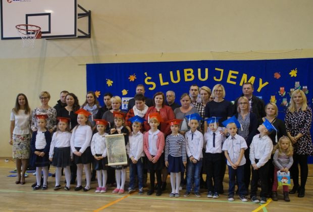 Ślubowanie pierwszaków w Petrykozach